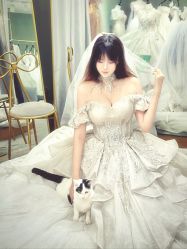 -莫小姐婚纱