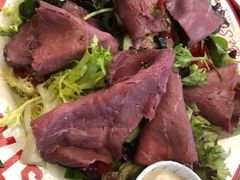 烤牛肉沙拉-Tube station站点比萨(王府井百货店)