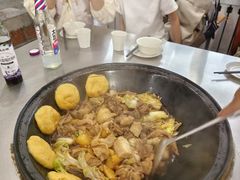 -粘豆包柴火铁锅炖