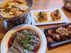 -隔壁老王·家常云南菜(花巷店)