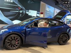 -TESLA 特斯拉(上海太古汇体验店)