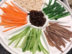 鸡丝凉米线-云海肴云南菜(浦江欢乐颂店)