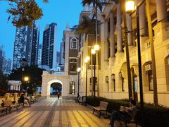 -香港大学