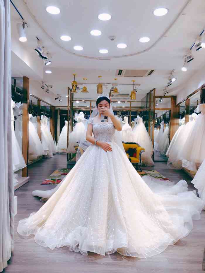 奈美婚纱礼服-"婚纱款式很多～每款都好喜欢啊!果然女.