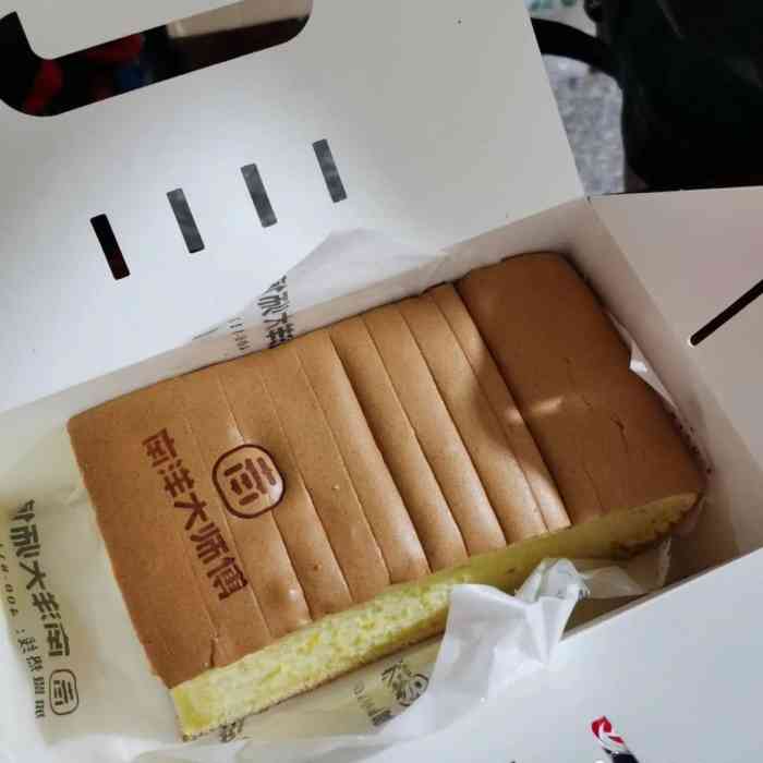 南洋大师傅(安吉店)-"网红面包店吧,记得刚开的时候生意好到爆的.