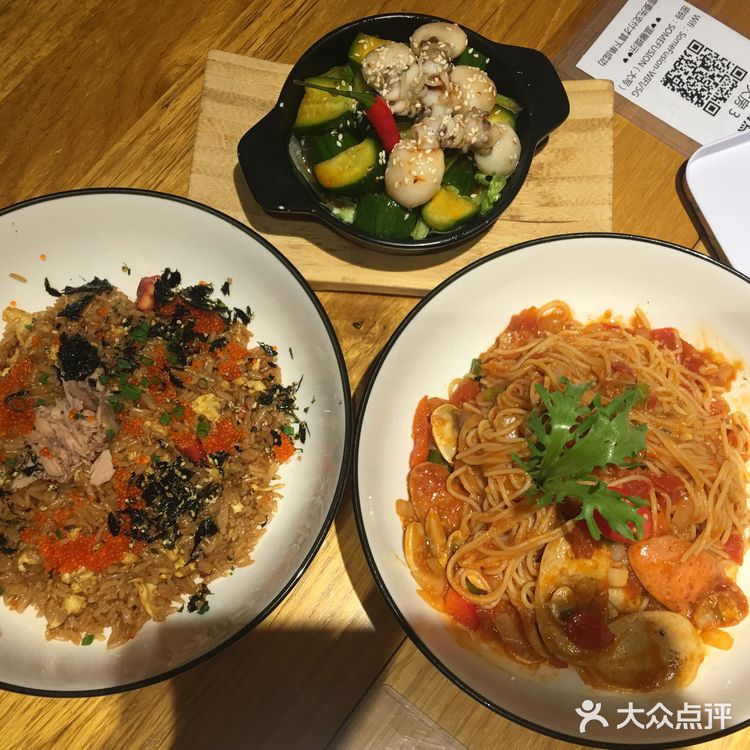 一楼大多数是适合2-3人的 二楼是3-4人
