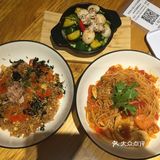 一楼大多数是适合2-3人的 二楼是3-4人