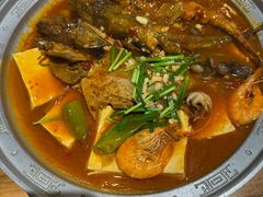 -东来菜馆•手抓海鲜家常菜•海鲜锅贴(鸽子窝店)