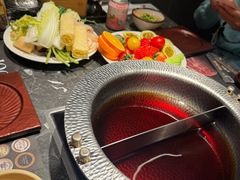 -牛YO寿喜烧·铁板烧和牛火锅自助(市府恒隆店)