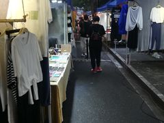 -吴山路夜市