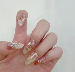 -小羽毛美甲美睫