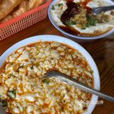 非常罕见的浇汁豆腐脑了，小时候的味道