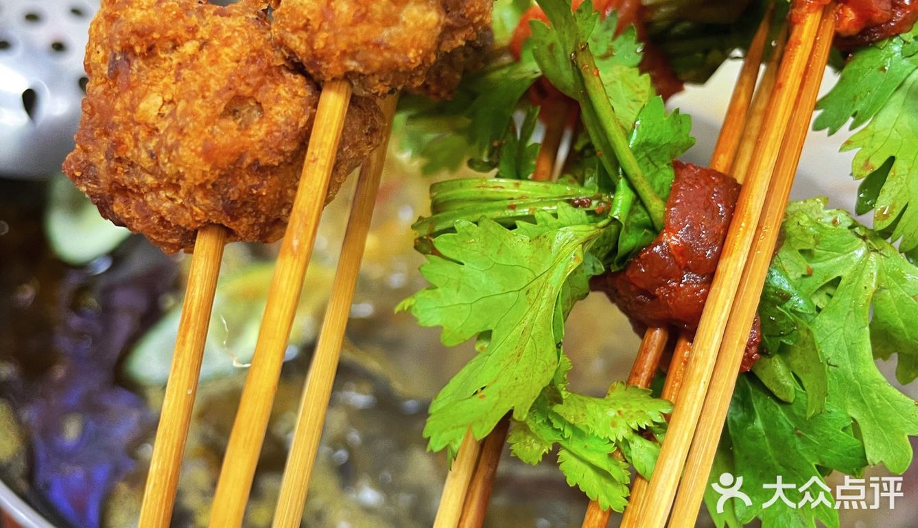 酸菜串串儿认准胡龙飞