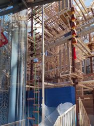 -PIPIKINGDOM皮皮王国欢乐号(欢乐海岸购物中心店)