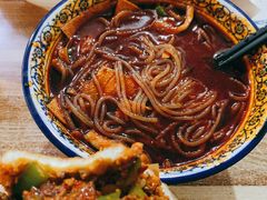 孜然夹馍-老字号杨坡红油米线腊汁肉夹馍(东四道巷店)