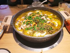 -山城外·非遗酸菜鱼(新都汇融店)