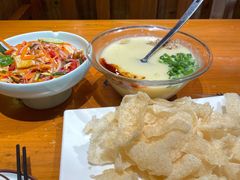 -老滇山寨•云南特色菜•地方菜•民族风情歌舞表演(金碧店)