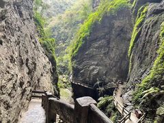 -龙水峡地缝景区