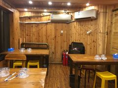 大堂-老东镇啤酒屋海鲜加工·蒸汽海鲜·海鲜烧烤(台东店)