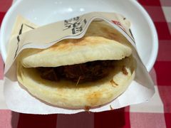 酥皮肉夹馍-西贝莜面村(银泰创意城店)