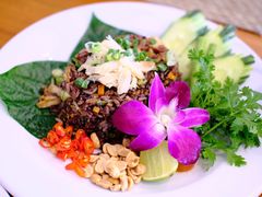 -Chom Cafe and Restaurant