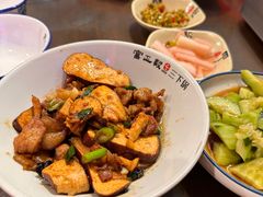 -富正毅三下锅·湘西韵味(天门山索道店)