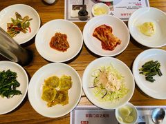 配烤肉小菜-紫霞门韩国料理烤肉(深南东路店)