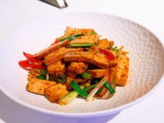 攸县香干蒜苗炒乌香肉-黛遇·黛瓦宴花园餐厅