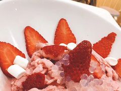 奶油草莓冰-糖潮糖水铺(省府店)