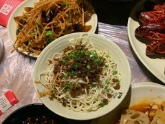 -巴厘龙虾·榜首油焖大虾(音乐学院·沿江酒馆店)