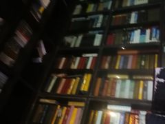 -钟书阁(松江泰晤士小镇店)