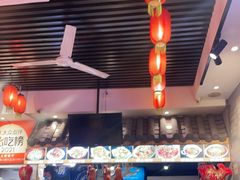 -爆炸头阿姨小四川正宗川味小吃(无任何分店)