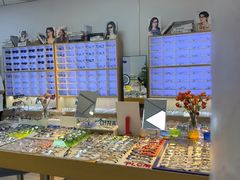 -天空之镜眼镜店蔡司依视路配镜授权零售店(望京颐堤港店)