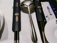 -红鼎豆捞·非遗鲍皇汤火锅(宝丰路店)