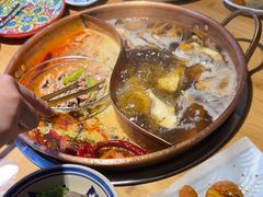 -洱火云南酸菜牛肉火锅(石景山当代商城店)