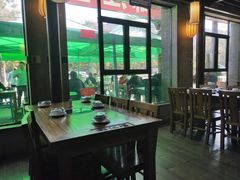 靠窗位-都江堰石锅鱼