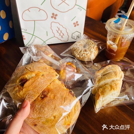 花花烘焙·面包仓库