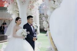 -红馆妆造(中央大街店)