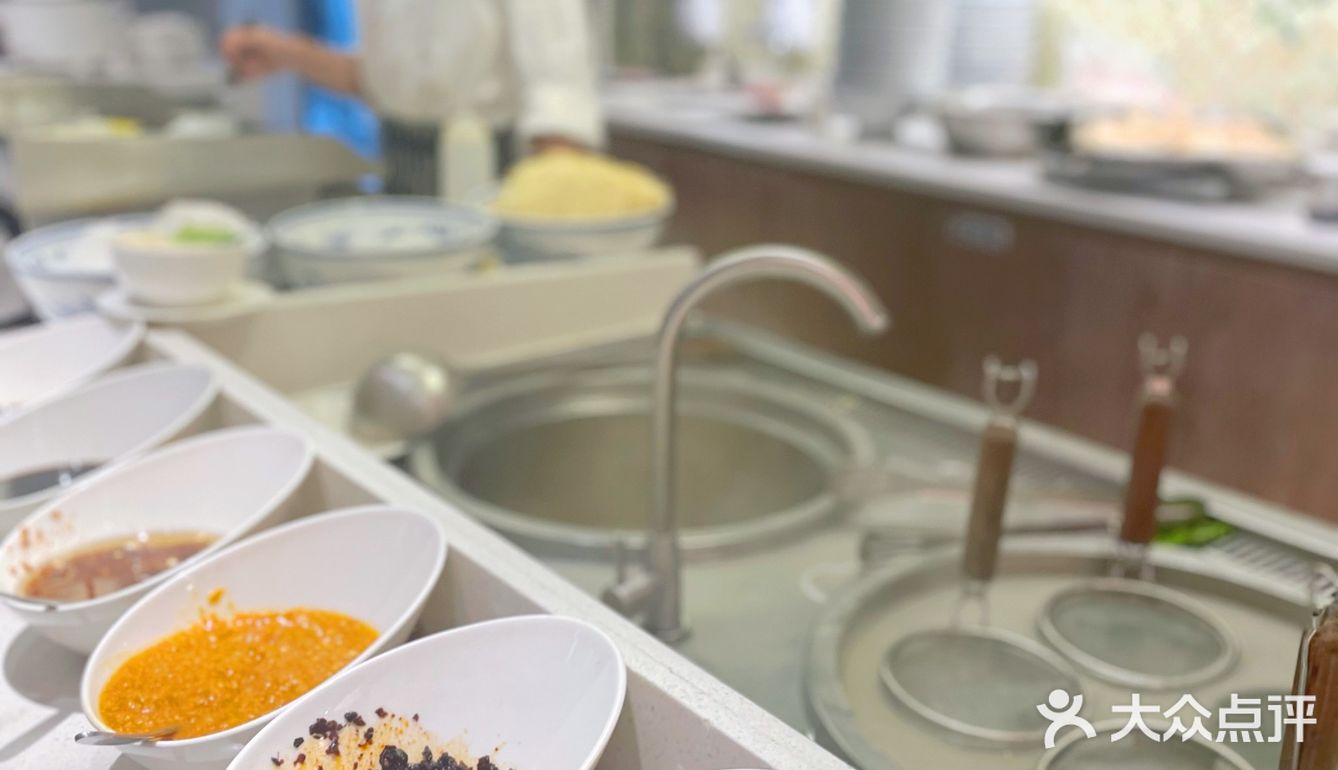 9.9五星酒店自助早餐？还是双人的？希尔顿走起！