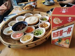 -包整·丝娃娃(一览甲秀楼风景店)