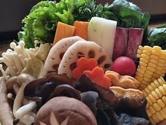 -湊湊火锅·茶憩(南京东路悦荟店)