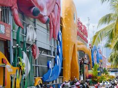 -三亚火车头万人海鲜广场