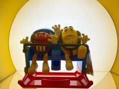 -m豆巧克力世界(上海世茂广场店)