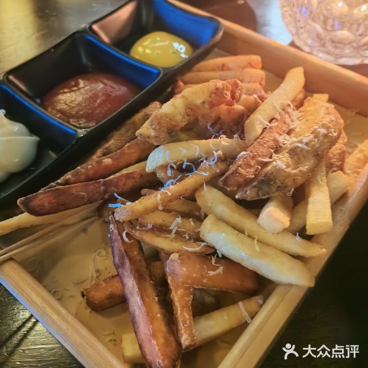 这不仅是一家酒吧