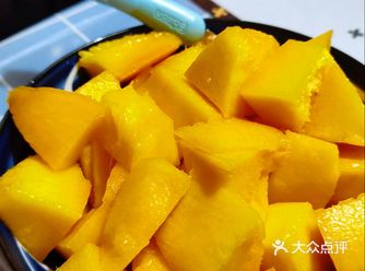 超大芒果来自海南三亚，超甜，口感软糯，肉质细腻