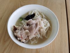 -雷祖芳老妈蹄花店