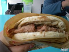 很多肉肉的肉夹馍-樊记腊汁肉(竹笆市总店)