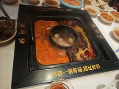-老牌坊云南鱼豆花火锅(哈西万达店)