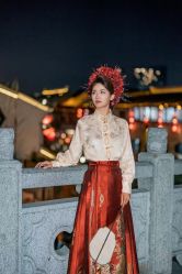 -烟雨江南汉服体验馆