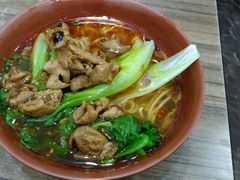 麻辣肥肠面-天府面庄(天平路店)